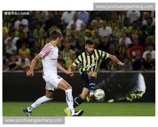 欧联杯赛程激战正酣 各队争夺荣誉再掀高潮 欧联杯赛程激战正酣 各队争夺荣誉再掀高潮